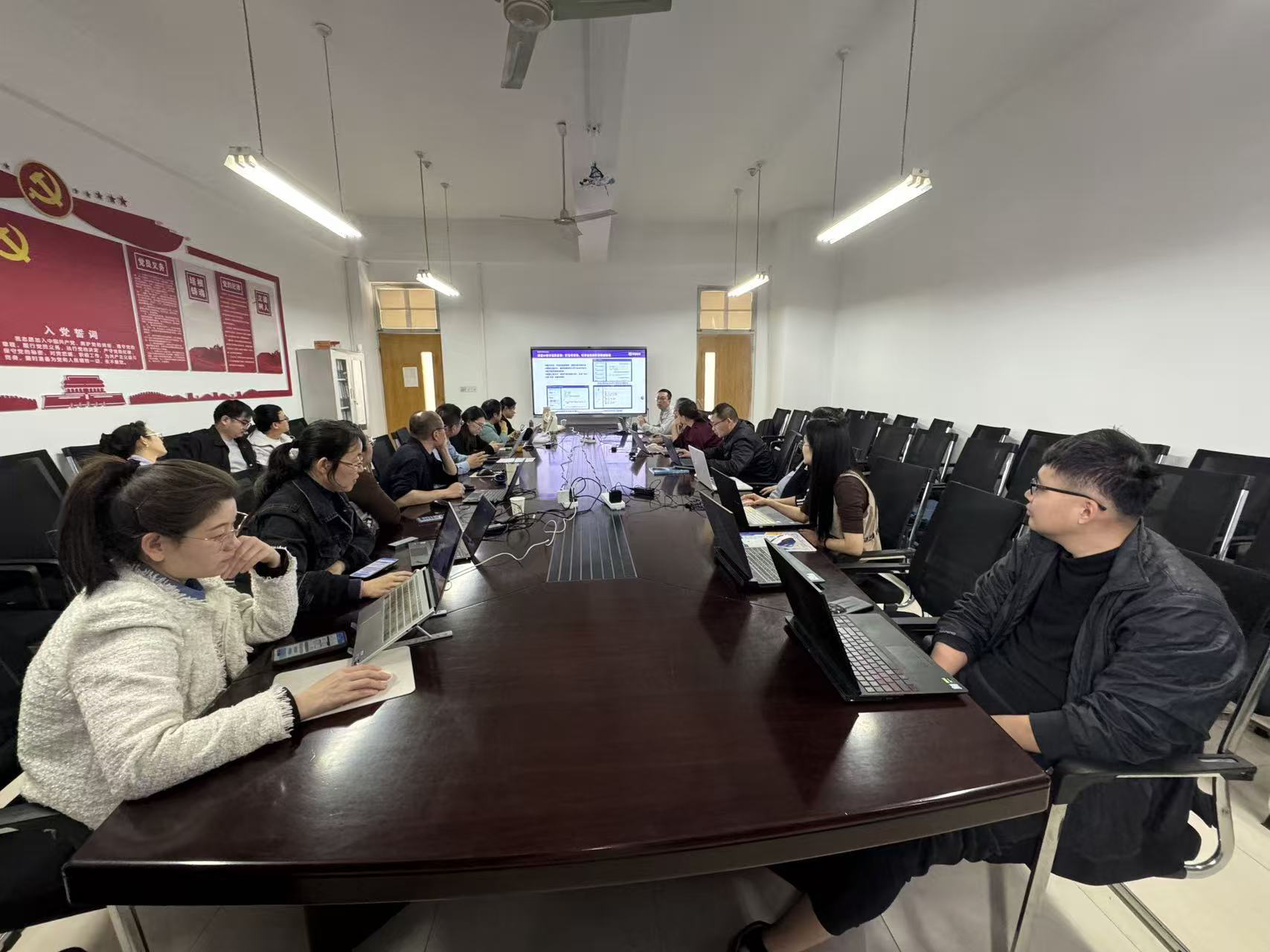机电工程学院举办“未来课堂:师-生-AI三元协同课堂新模式”专题培训-机电工程学院